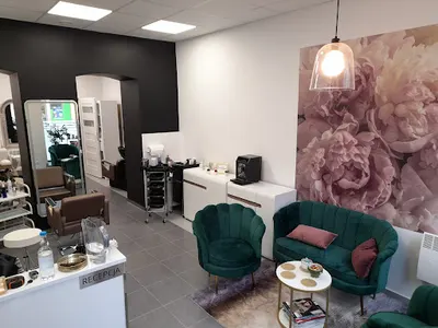 Bonjour- Julianna Skrobisz